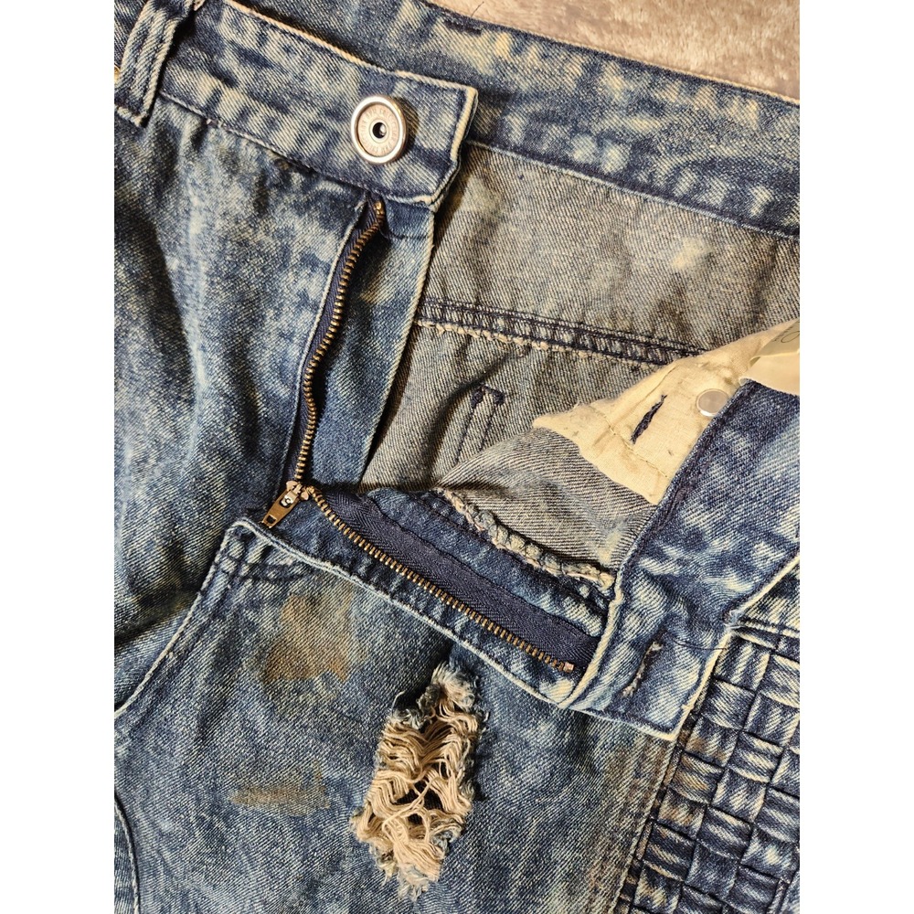 Distressed Blue Wash Men's Jeans with Grid Paneling - Picture 6 of 14